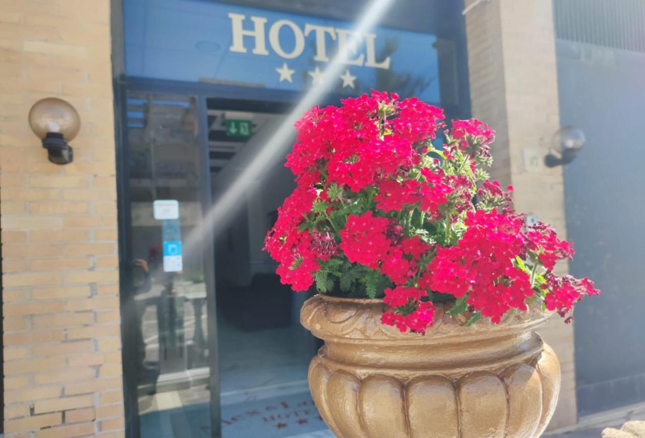 טורביאניקה Alex & Lorenz Hotel מראה חיצוני תמונה